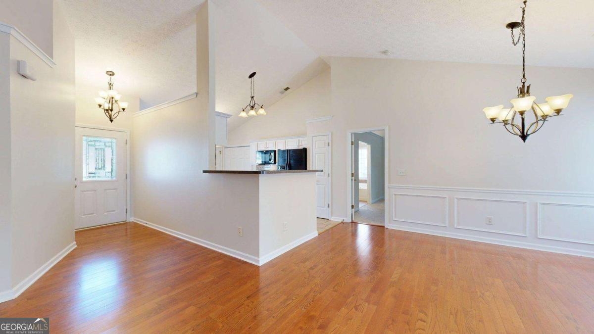41 Bellaire LN