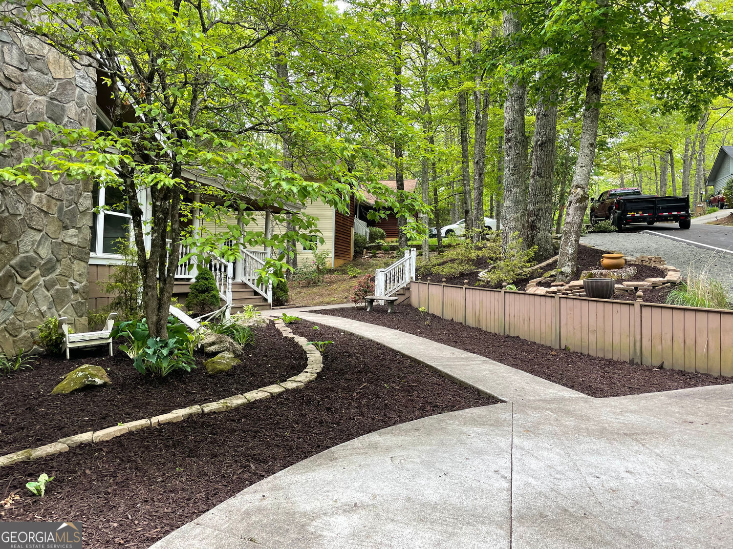 334 Eagle CIR