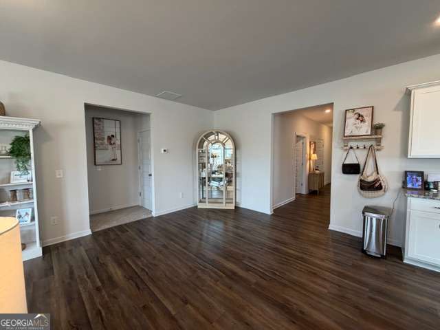 93 Royal Oak DR NE