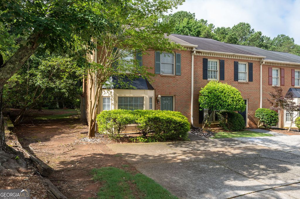 Photo of 9070 Cobbler Court, Roswell, GA 30076 (MLS # 10730018)