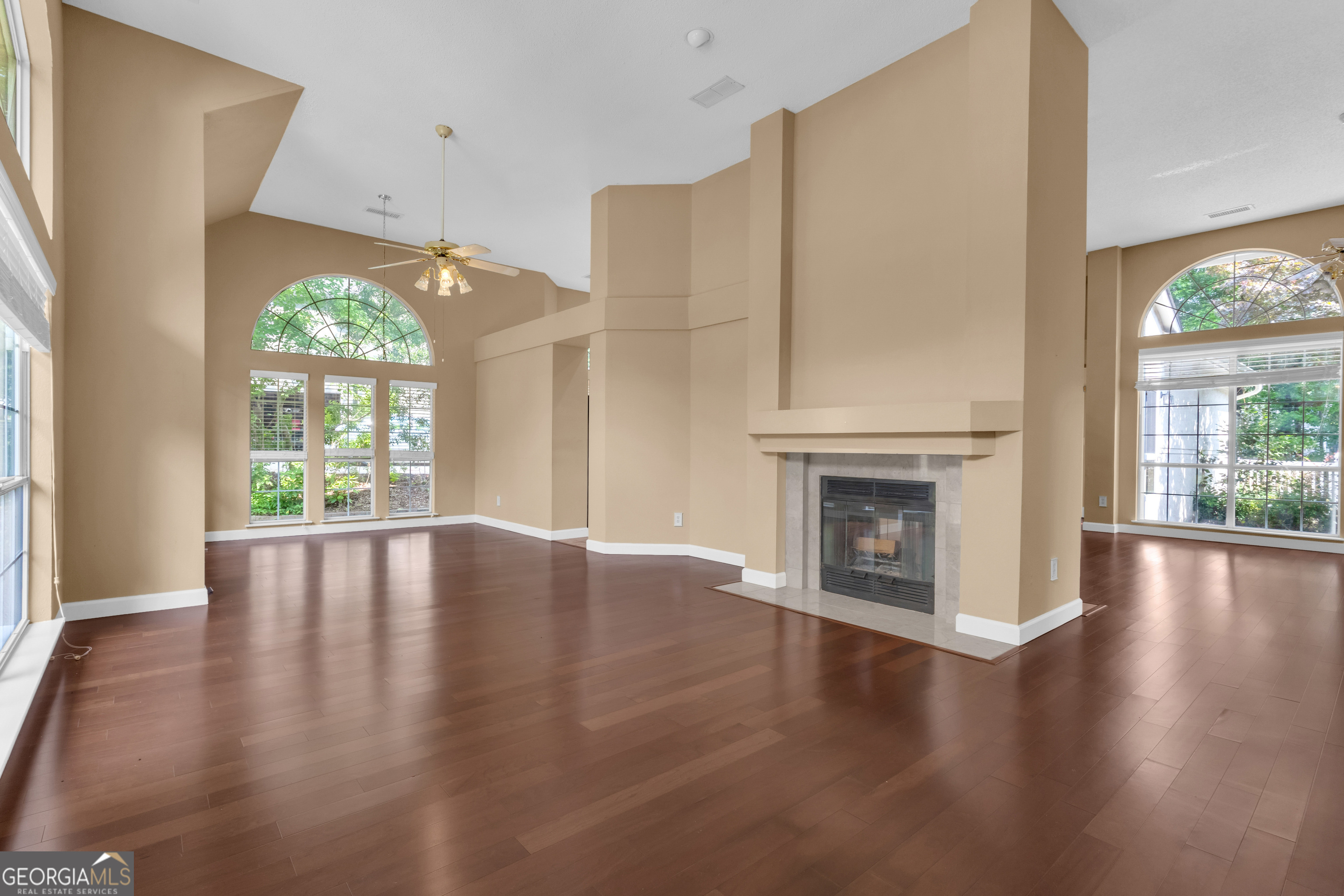 111 Kenton PL