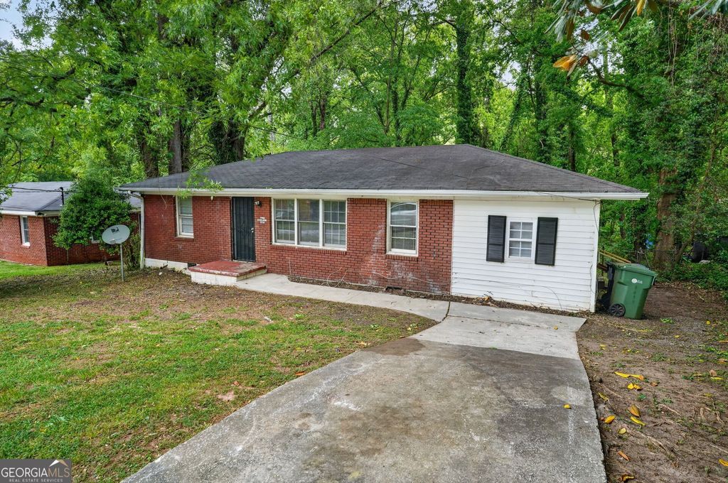 Photo of 2416 Meadow Park Drive SW, Atlanta, GA 30315 (MLS # 10737565)