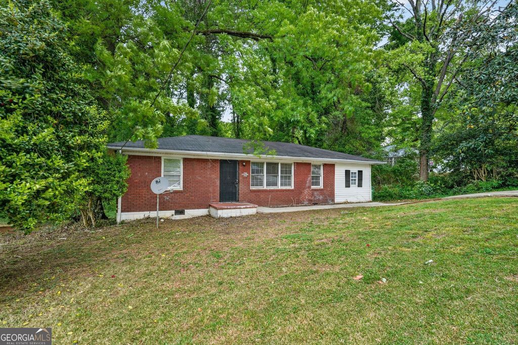 Photo of 2416 Meadow Park Drive SW, Atlanta, GA 30315 (MLS # 10737565)