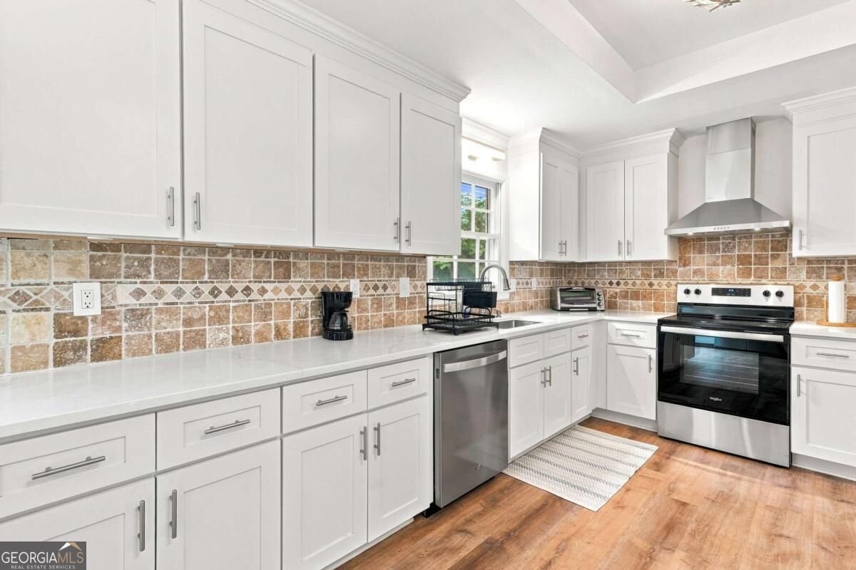 120 Deerwood CIR SE