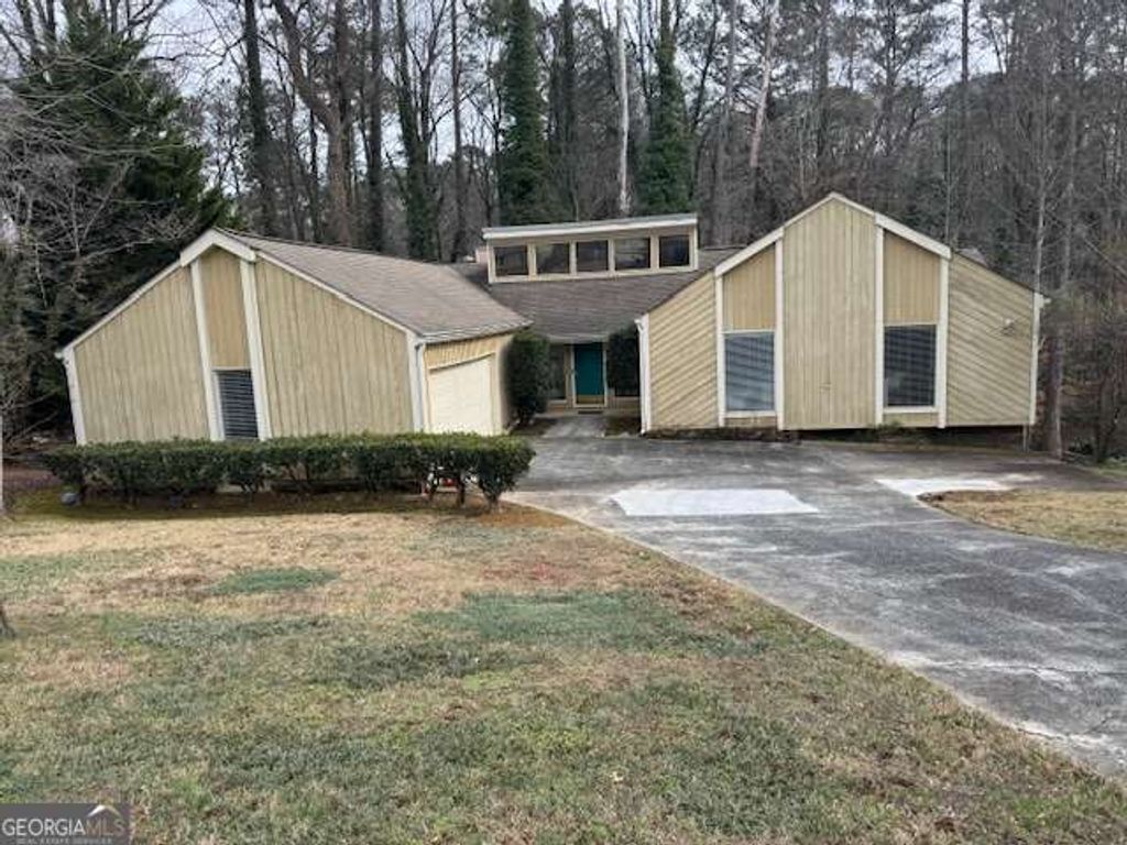 Photo of 192 Kings Row NE, Marietta, GA 30067 (MLS # 10686321)