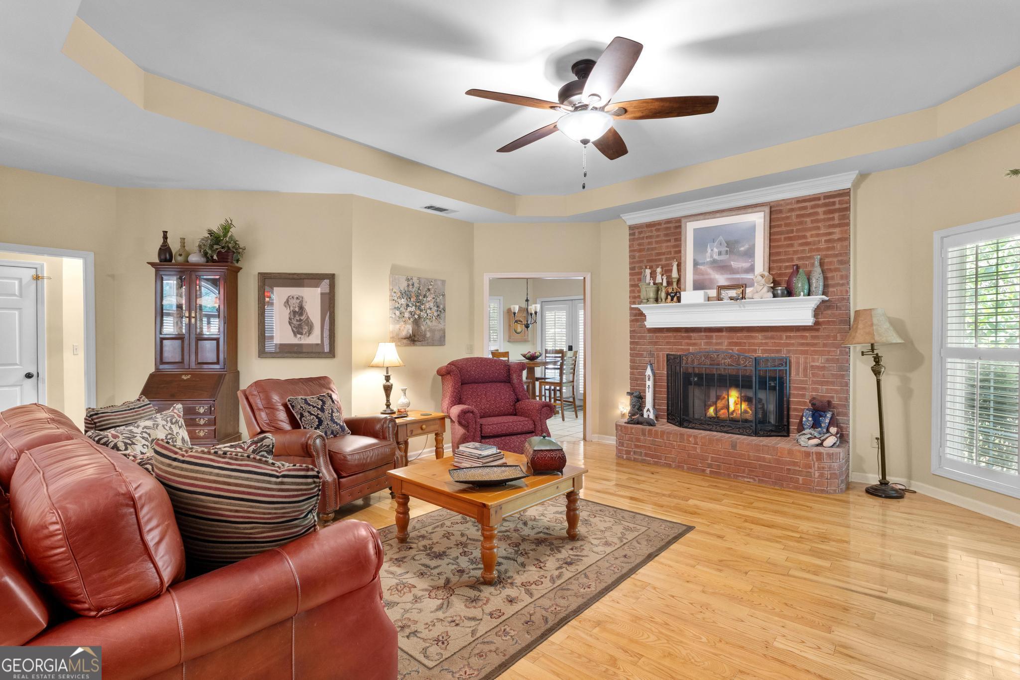 125 Allie DR
