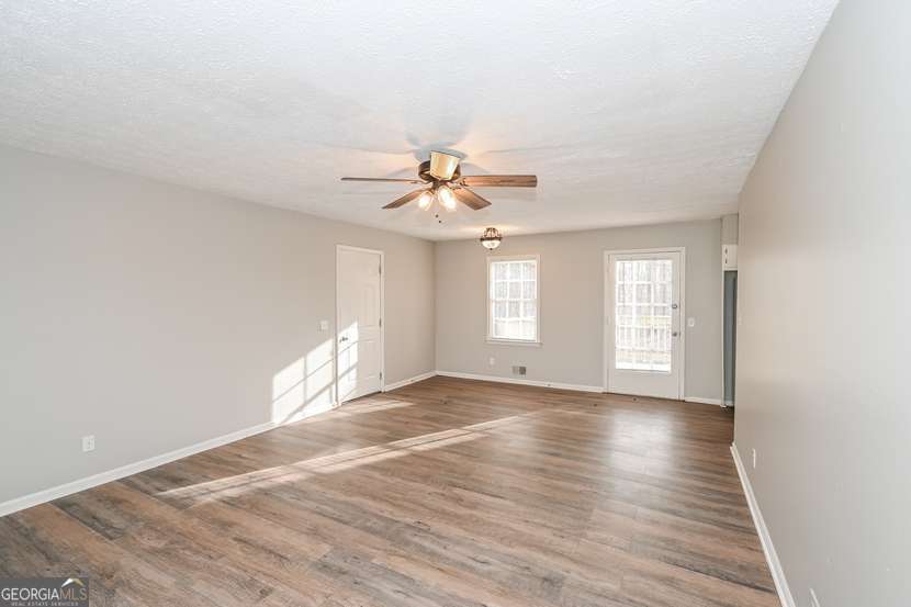 3406 Blackberry LN