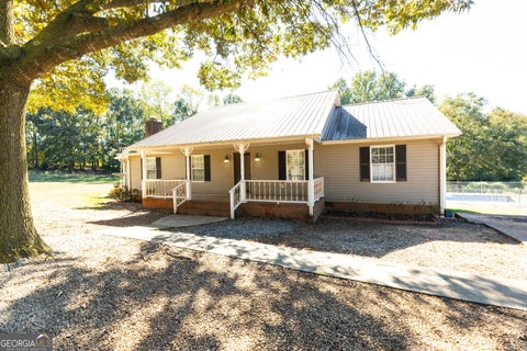 Photo of 81 Peeples Street, Canon, GA 30520 (MLS # 10837948)