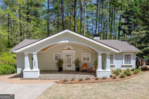 934 Pine CIR Woodstock GA 30189