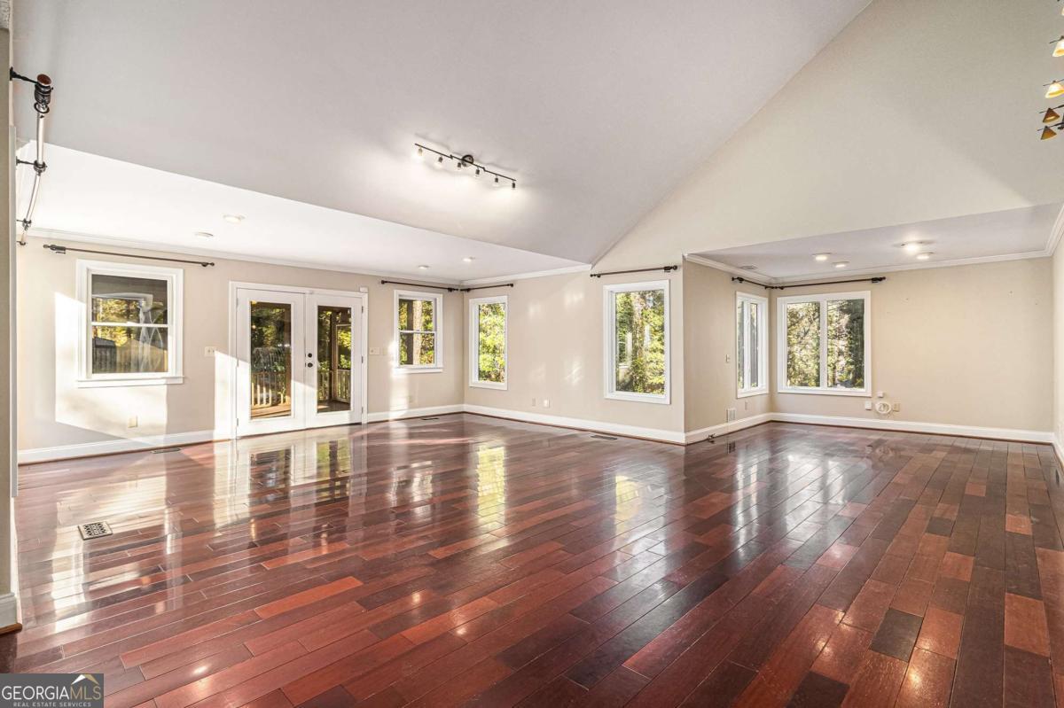 3297 Post Oak Tritt RD