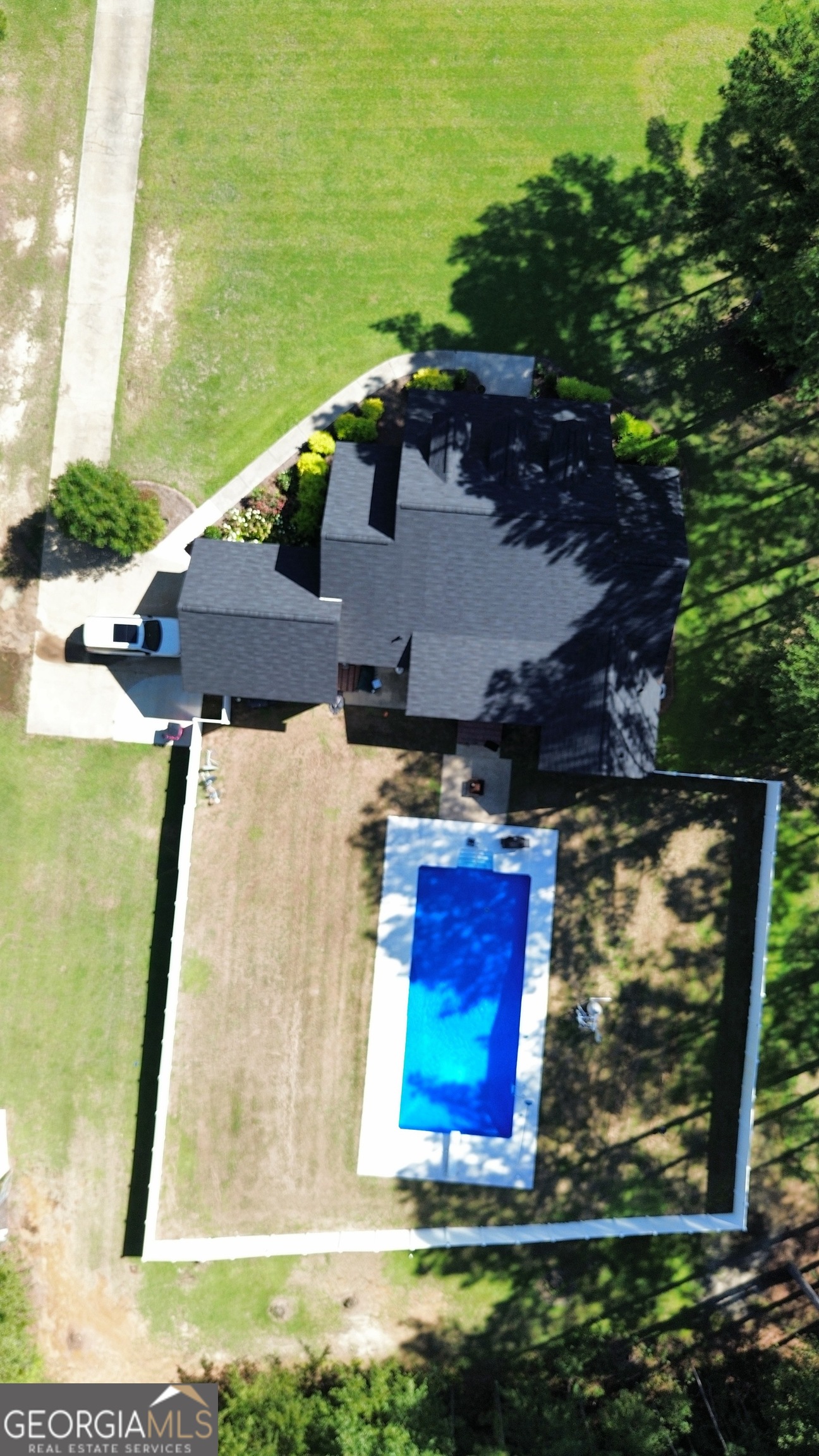 540 Pinegrove DR