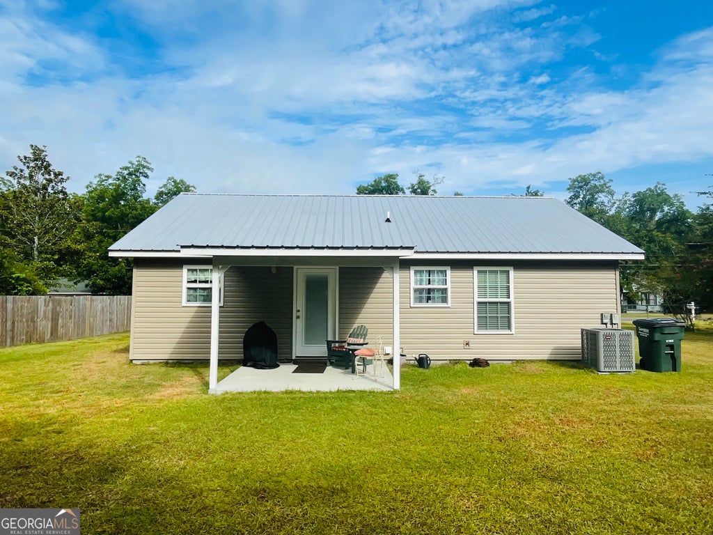 Photo of 119 S Rushing Street, Glennville, GA 30427 (MLS # 10804677)