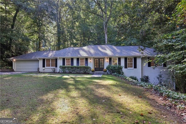 4601 CLUB CIR NE, ATLANTA, GA 30319 - Image c2499bbdee9b60f997599f46730a93f3/1994273223