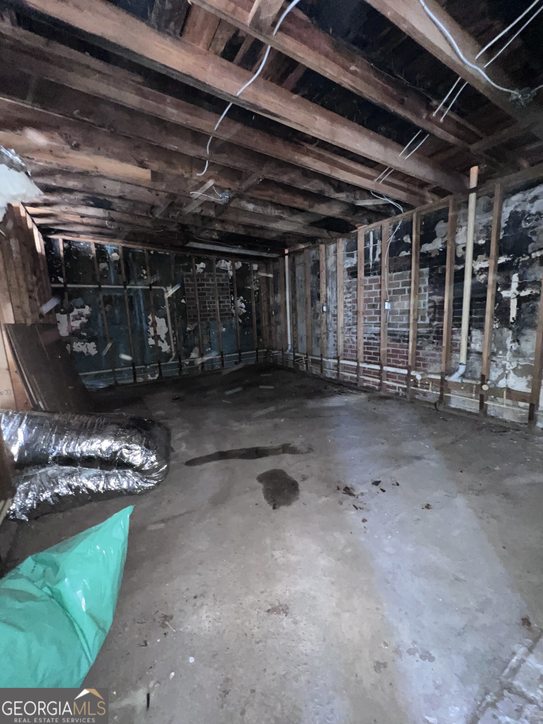 C409 - Commercial Sale