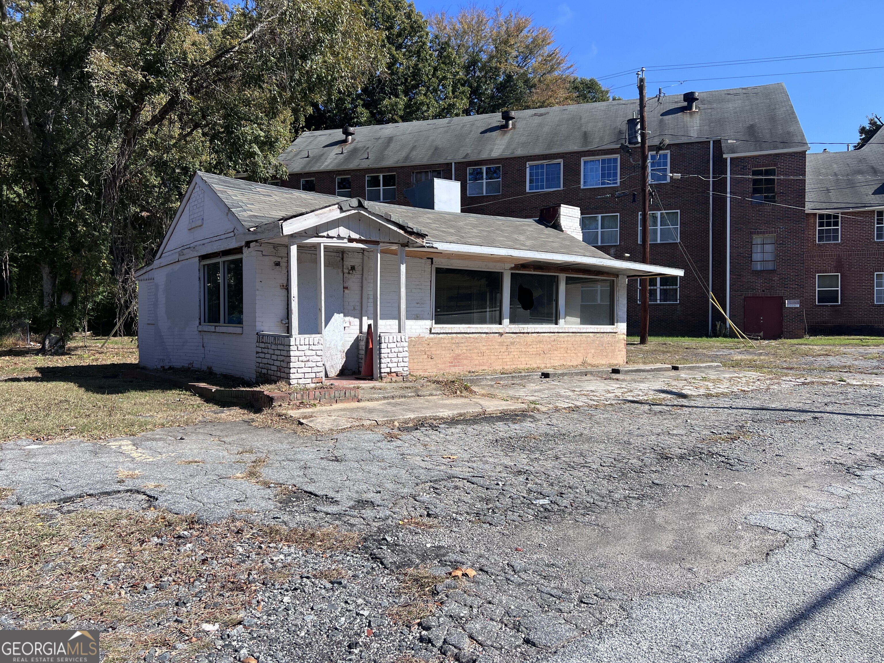 C409 - Commercial Sale