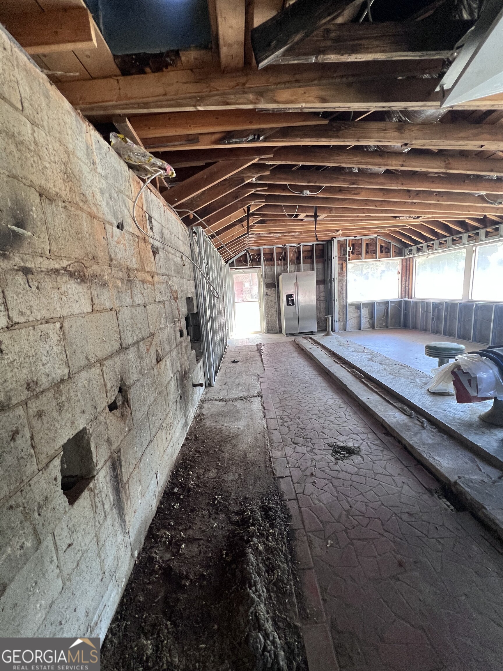 C409 - Commercial Sale