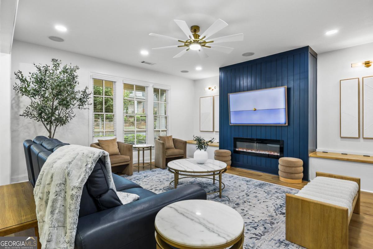 2013 White Cypress CT