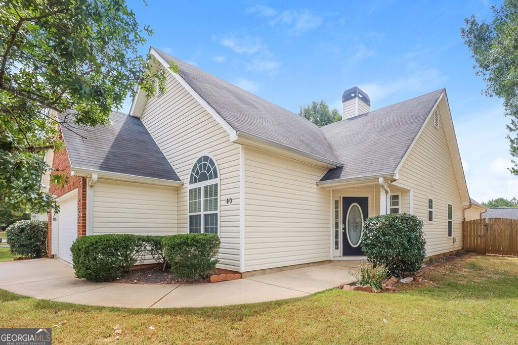 Photo of 40 Belltree Circle, Newnan, GA 30265 (MLS # 10741898)