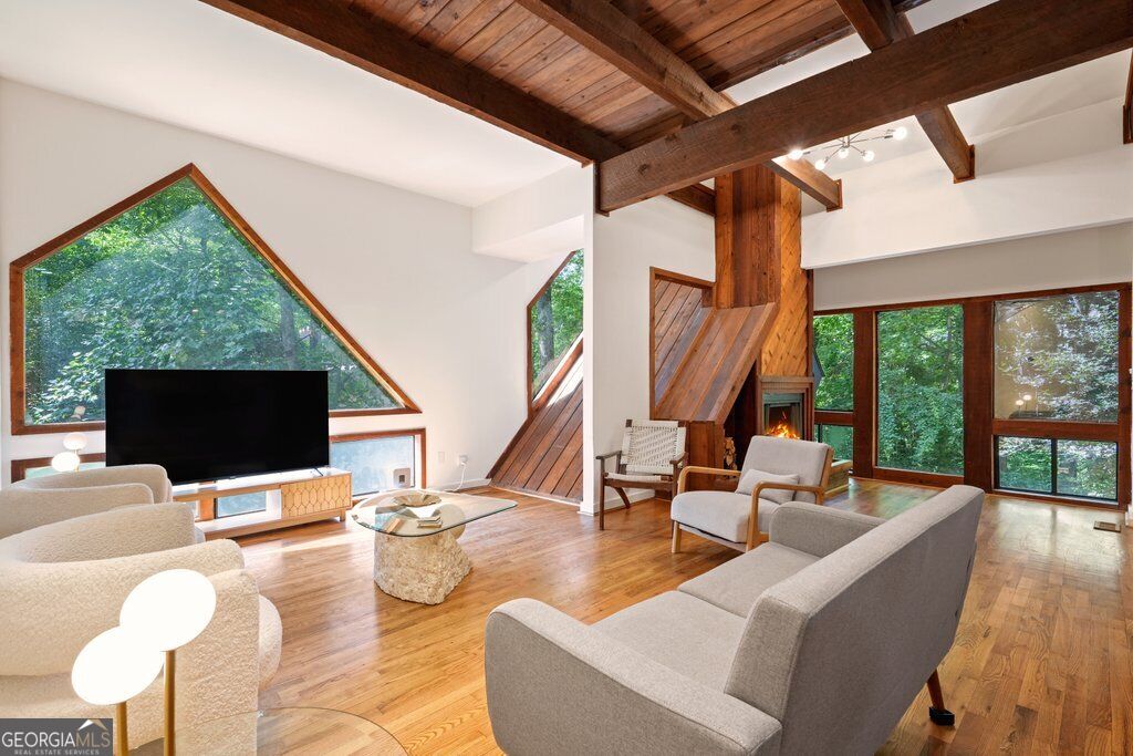 2965 Pond View CT