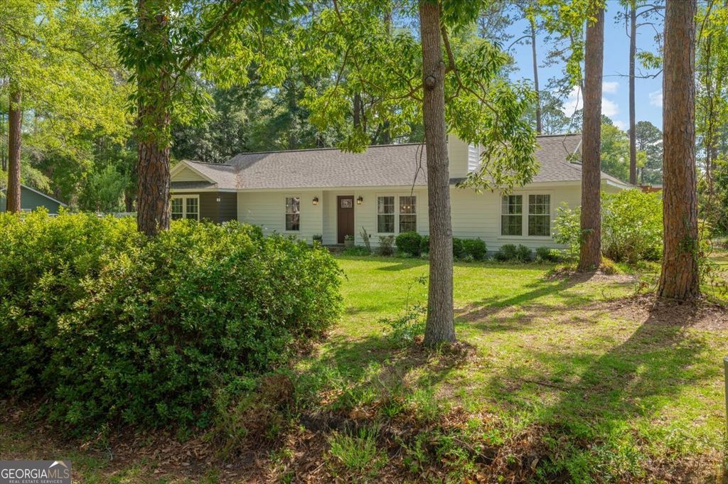 Photo of 670 Hillmont Drive, Waycross, GA 31503 (MLS # 10769993)