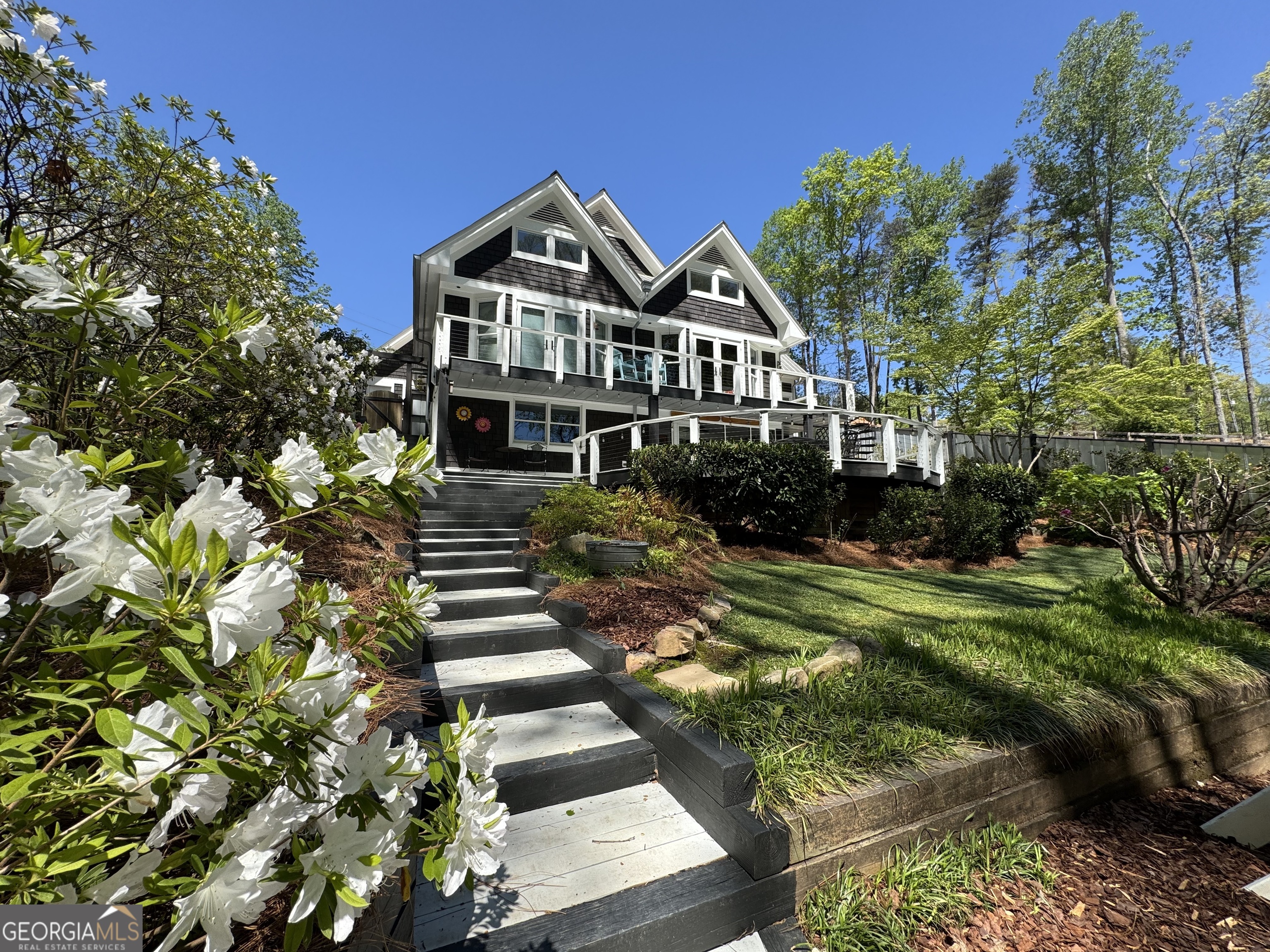 6255 Lakeview DR