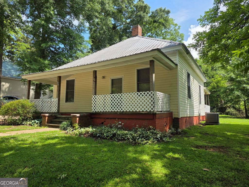 Photo of 905 South Parkway, Lagrange, GA 30240 (MLS # 10776295)