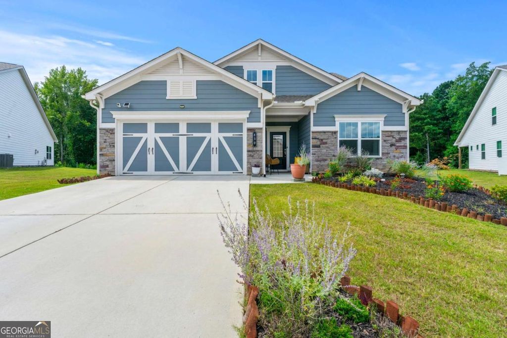 Photo of 430 Plainfield Street, Fayetteville, GA 30215 (MLS # 10672628)