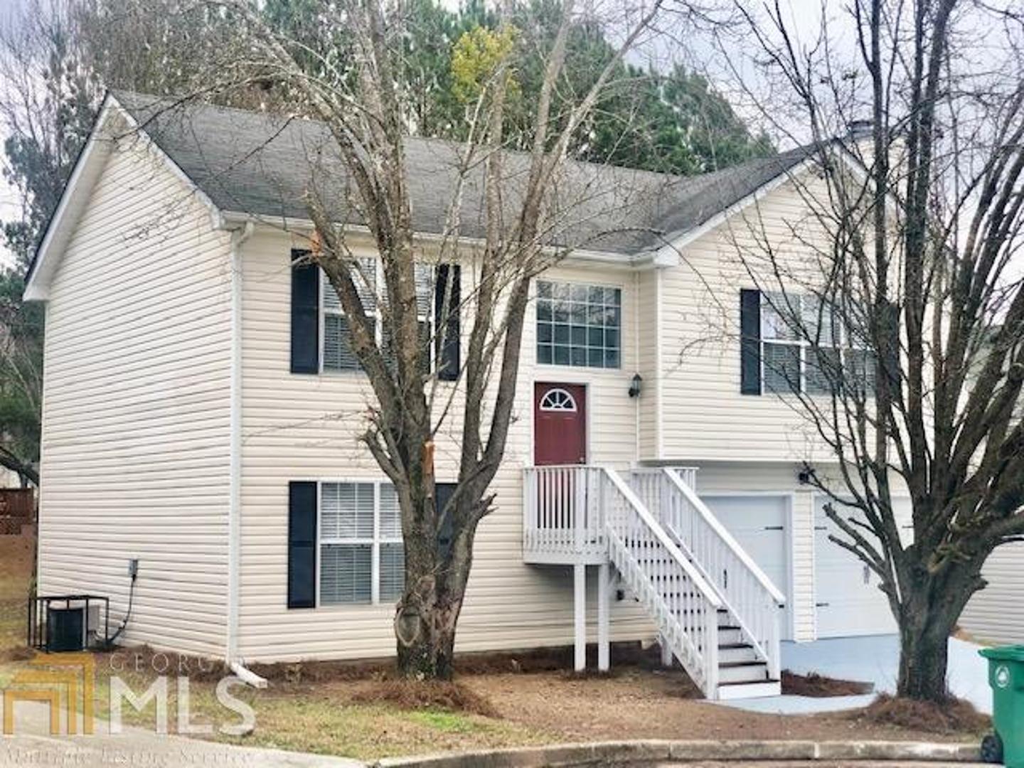 BEAUTIFUL NEWLY RENOVATED HOME. HOME FEATURES 3 BEDROOMS & 2 FULL BATHROOMS, NEW PAINT THROUGH OUT, NEW CARPET, GRANITE COUNTER TOP, NEW APPLIANCES, AND SO MUCH MORE. THIS HOME IS CONVENIENT TO SHOPPING & MOST MAJOR HIGHWAYS. THIS IS A DEFINITE MUST SEE, SO BRING YOUR BUYERS ASAP!!! AGENTS THANKS FOR SHOWING.