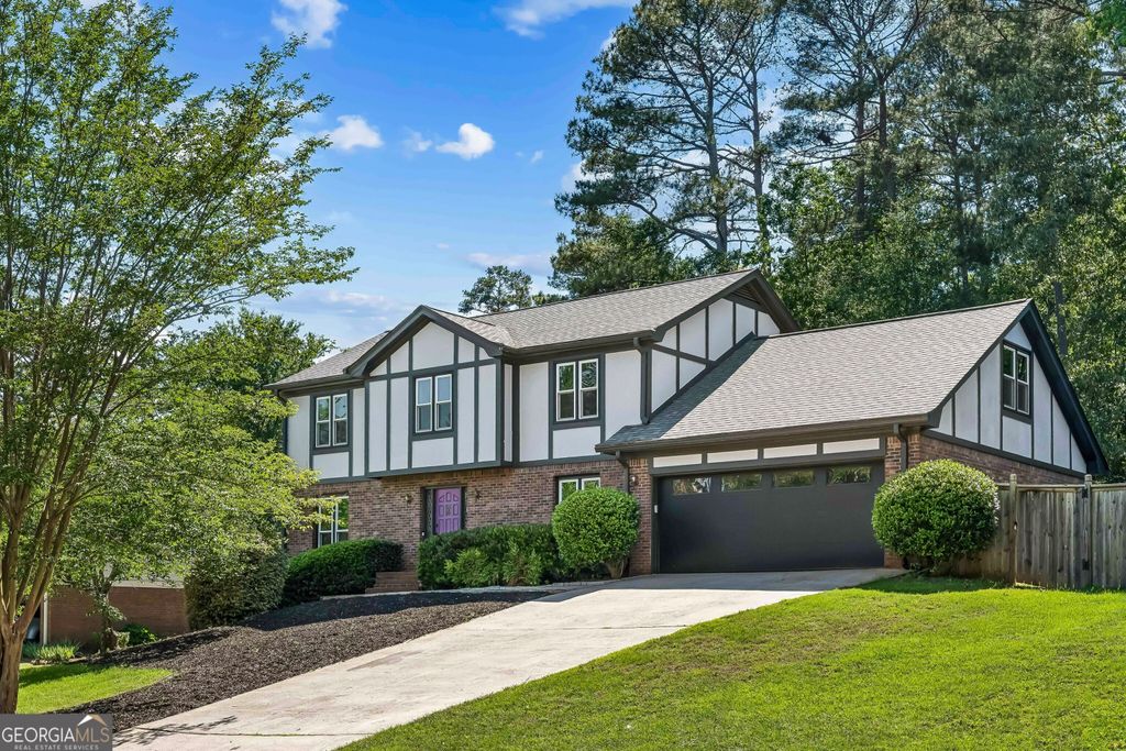 Photo of 3010 Wembley Ridge, Atlanta, GA 30340 (MLS # 10760942)