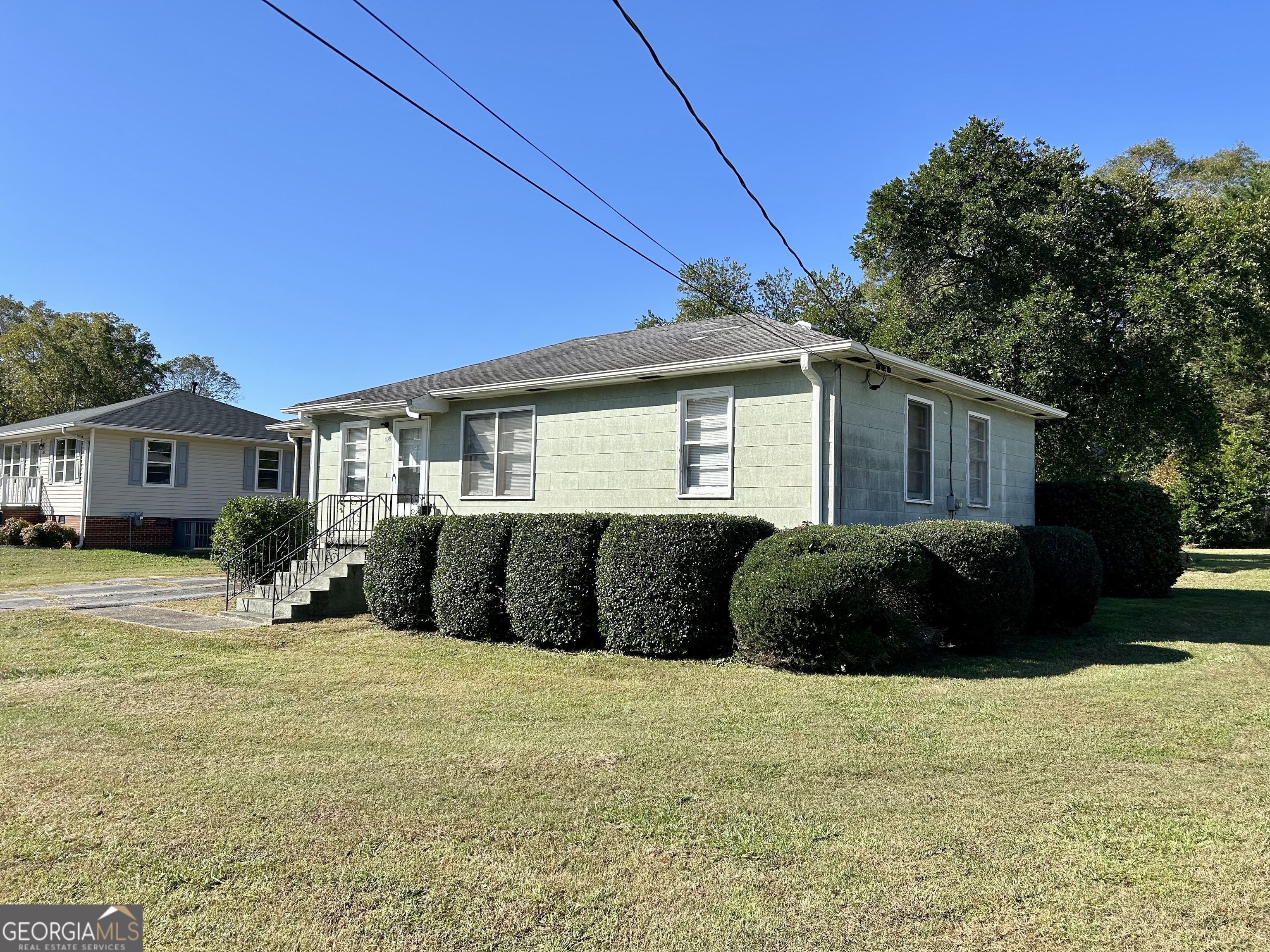 122 Gloria DR
