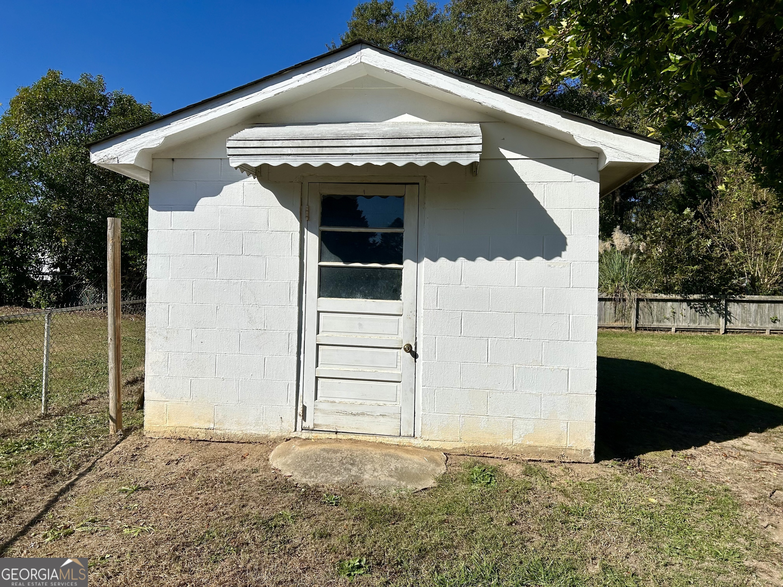 122 Gloria DR