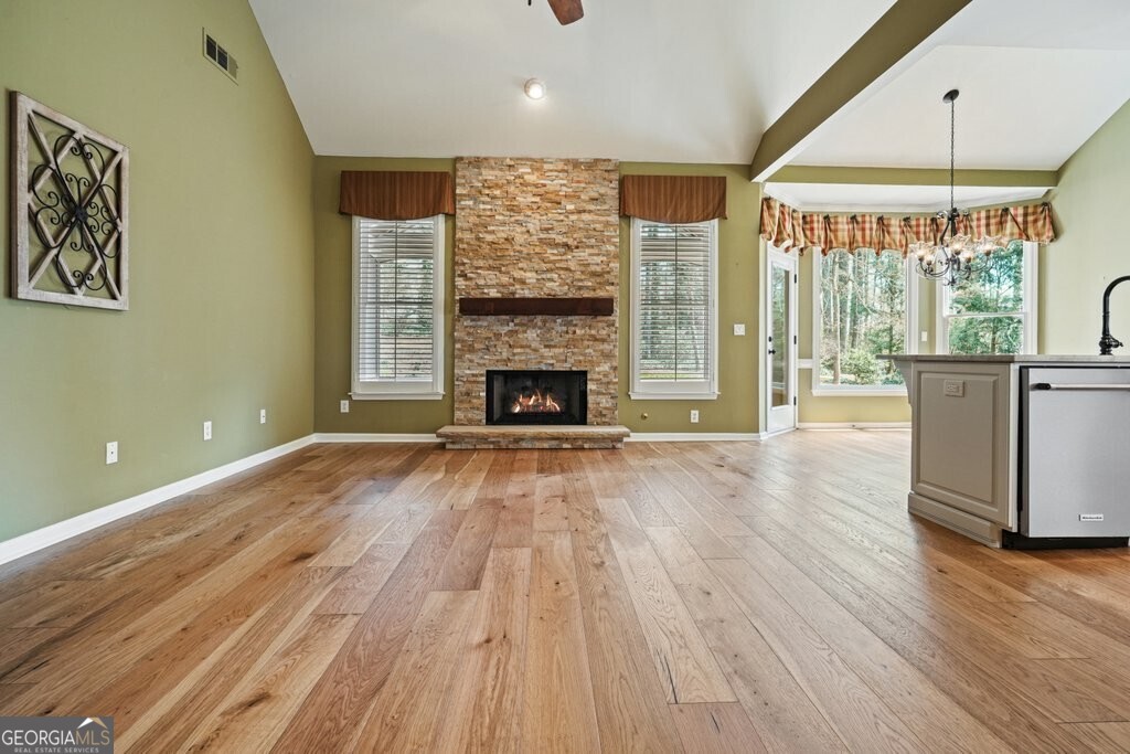 4095 Montgrove Glenn