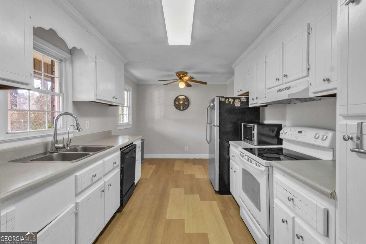 405 STRAWBERRY LANE SE LINDALE