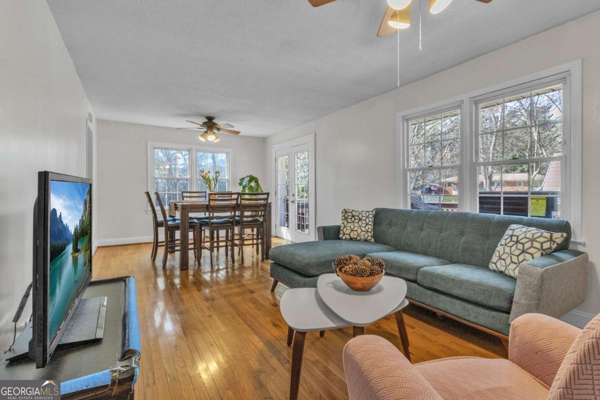 405 STRAWBERRY LANE SE LINDALE