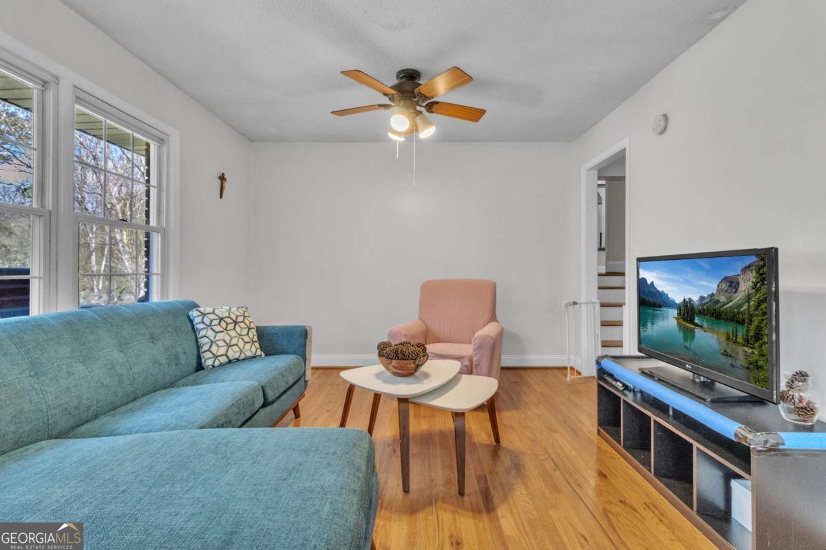 405 STRAWBERRY LANE SE LINDALE