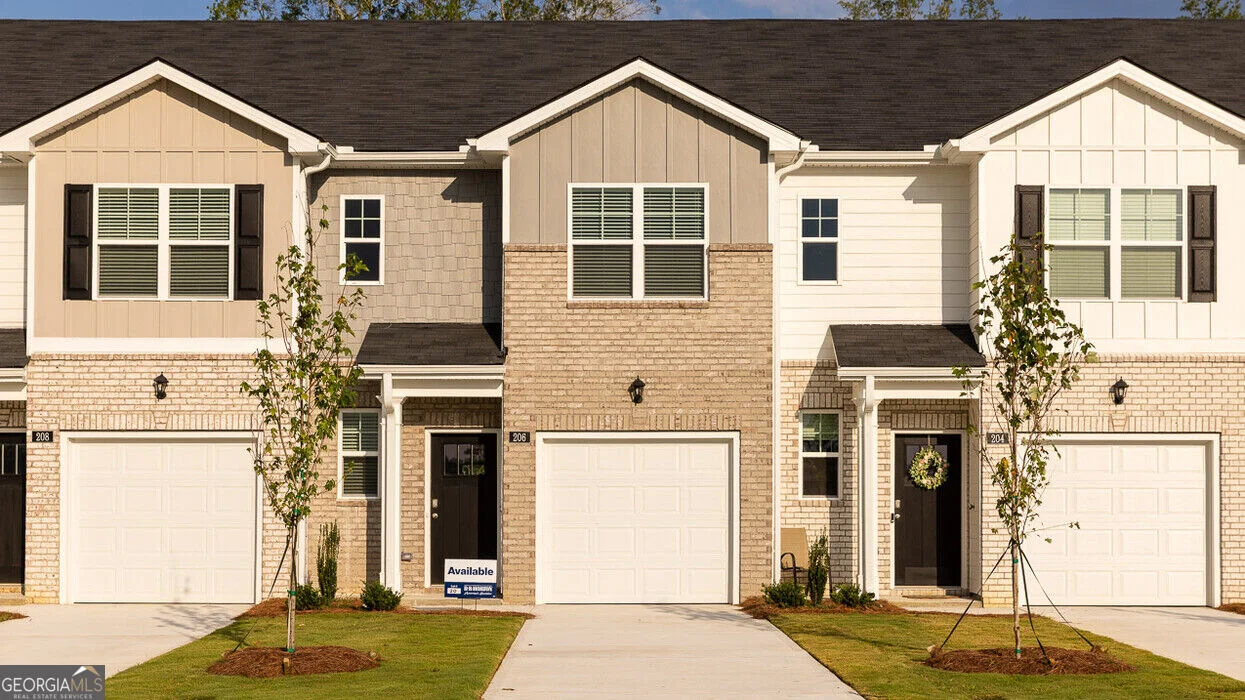 206 Kenmore Circle