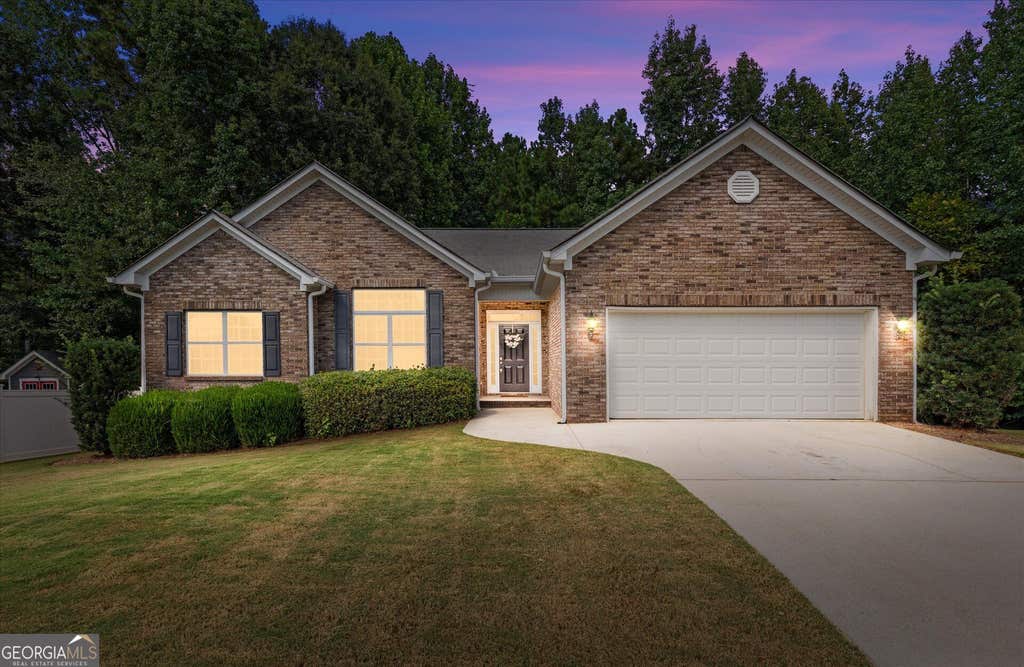 Photo of 112 Orion Ter, Carrollton, GA 30117 (MLS # 10832490)