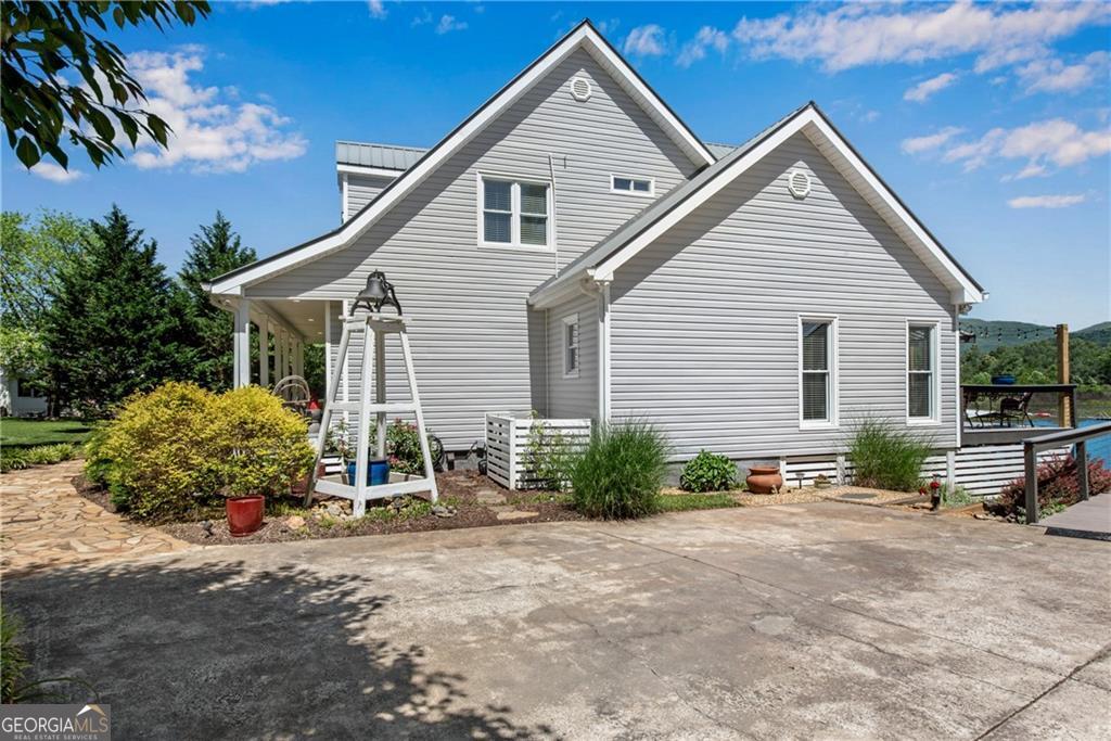 2176 Pine Lake RD