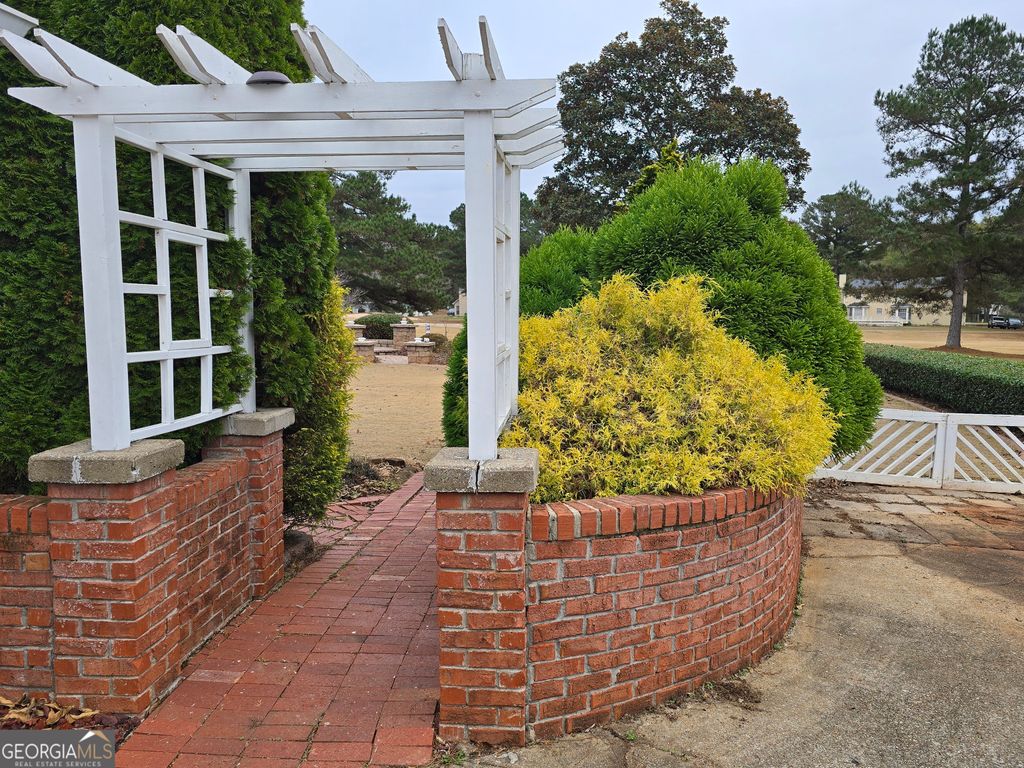 Photo of 65 Wyngate Drive, Newnan, GA 30265 (MLS # 10662240)