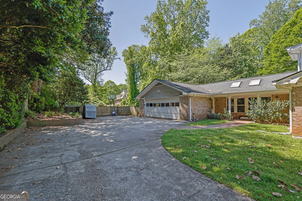 3563 Castleridge DR