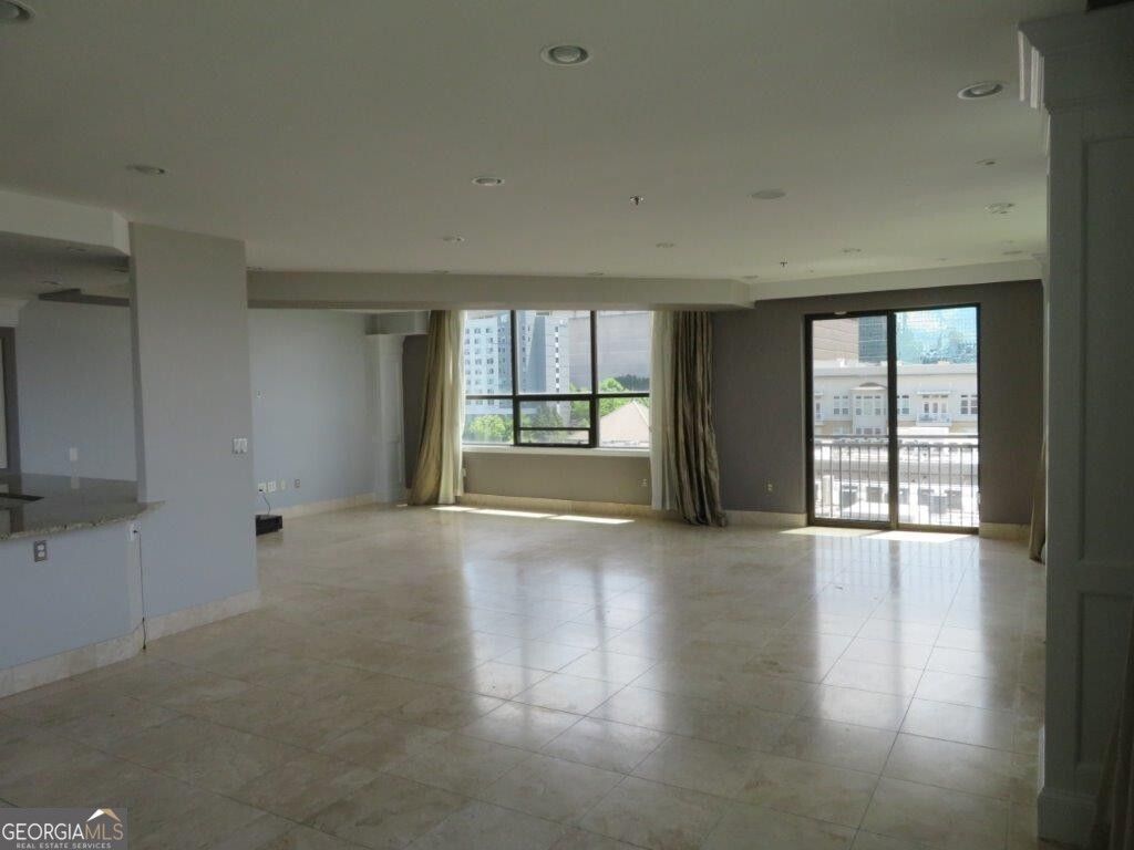 Photo of 115 W Peachtree Place NW #702, Atlanta, GA 30313 (MLS # 10795642)