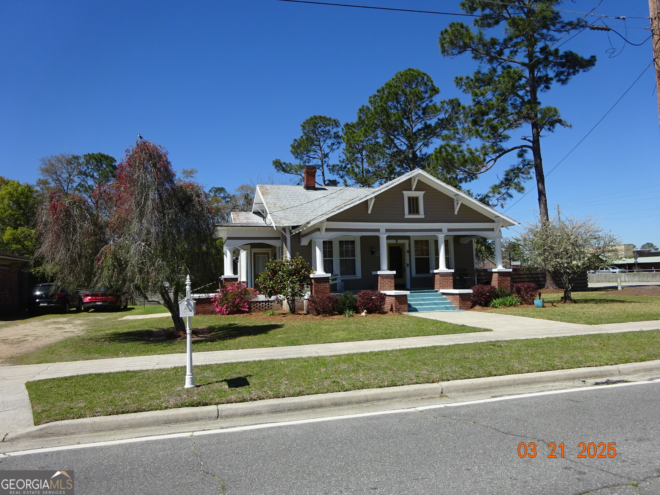 This country style home is in move-in condition. It has been loved and is evident throughout. The living room is cozy, the bedrooms are very spacious, main bedroom and bath are very private. The most wonderful side deck and outdoor space for entertaining. Call Audrey 912-334-0044