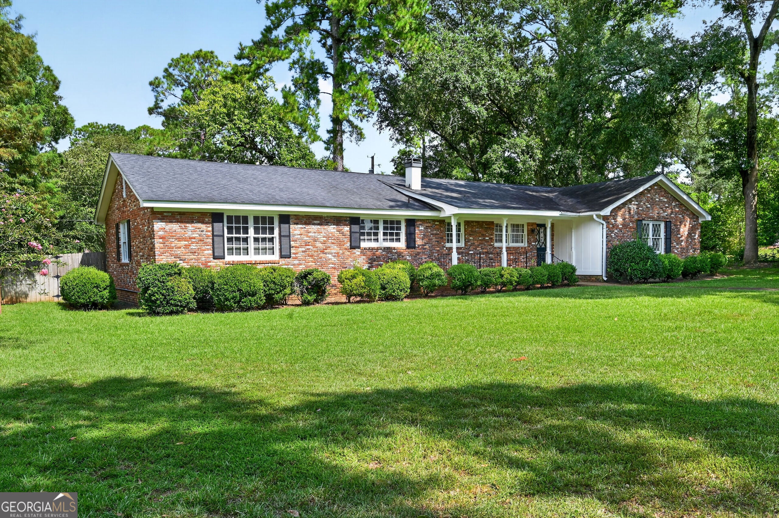 1629 Lowell LN
