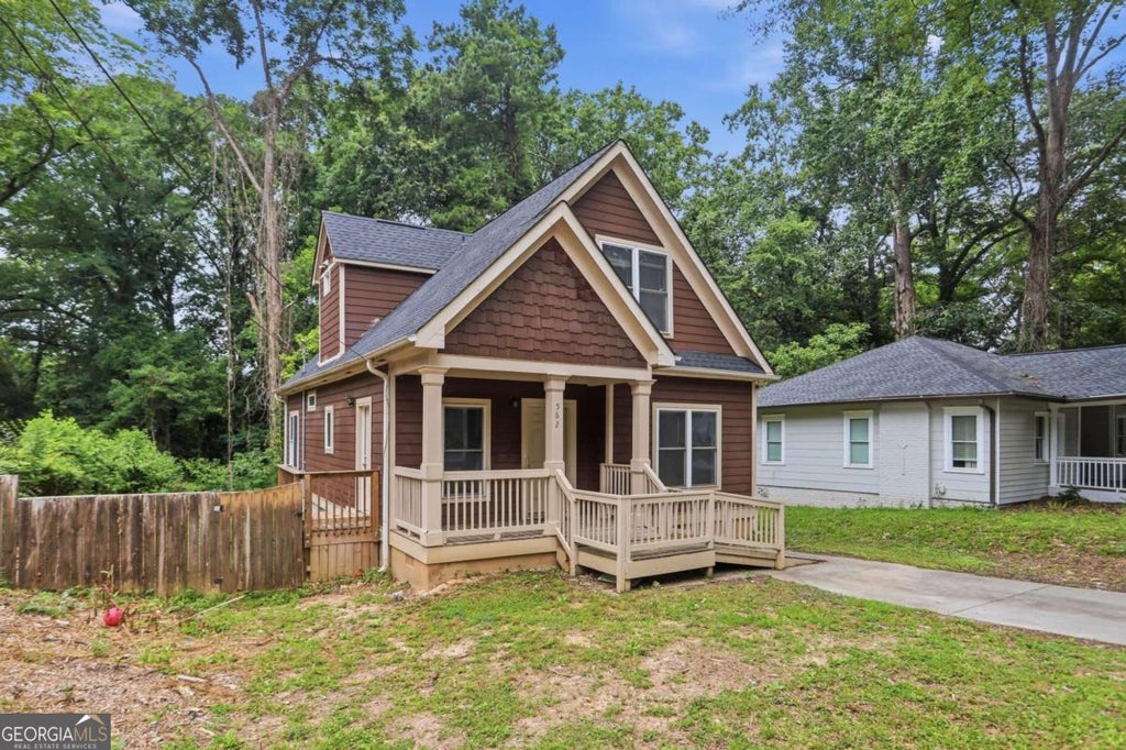 Photo of 562 Woodlawn Avenue NW, Atlanta, GA 30318 (MLS # 10795548)