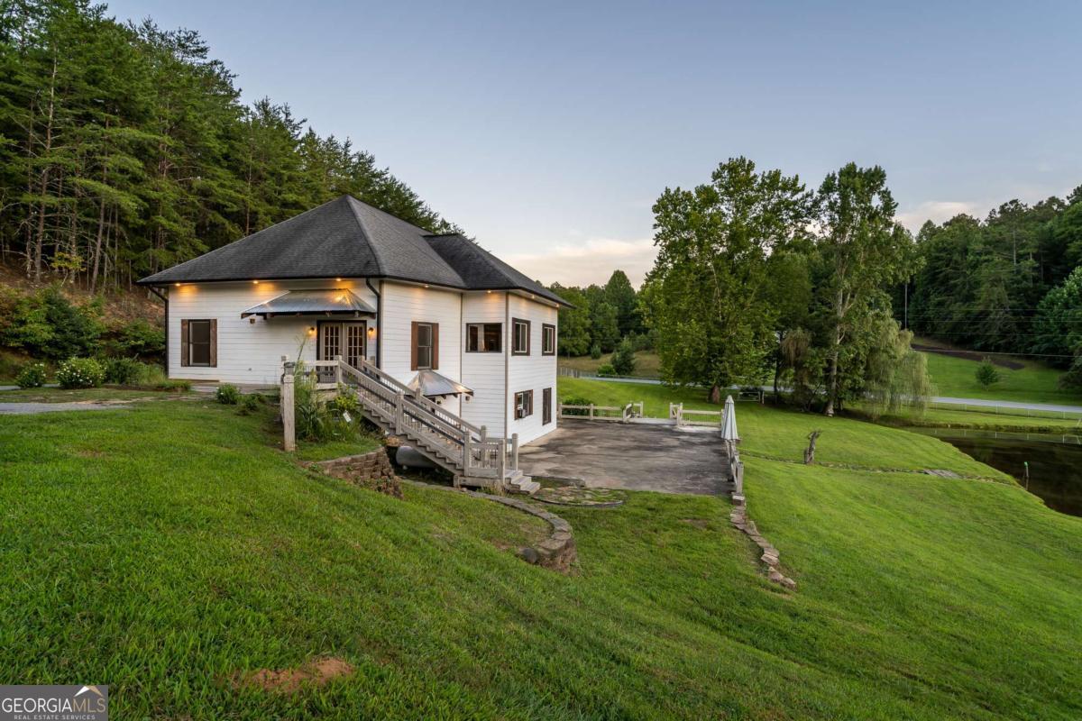 2637 River RD