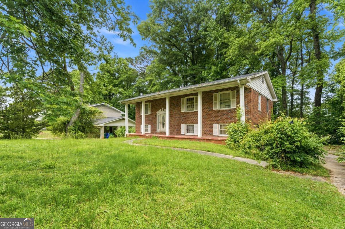 2131 Chevy Chase LN