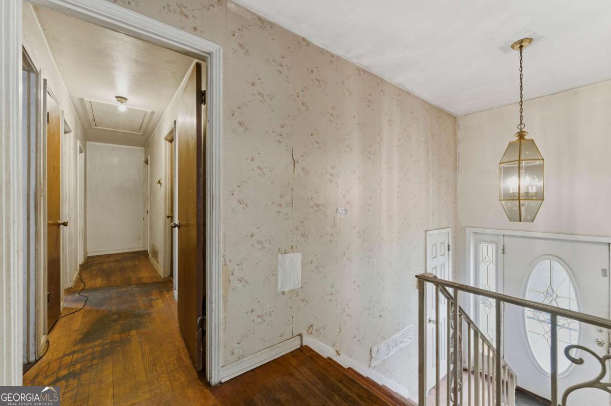 2131 Chevy Chase LN