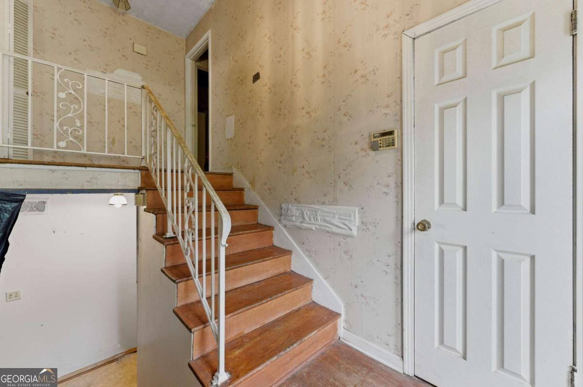 2131 Chevy Chase LN