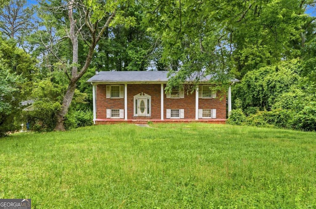 Photo of 2131 Chevy Chase Lane, Decatur, GA 30032 (MLS # 10764844)