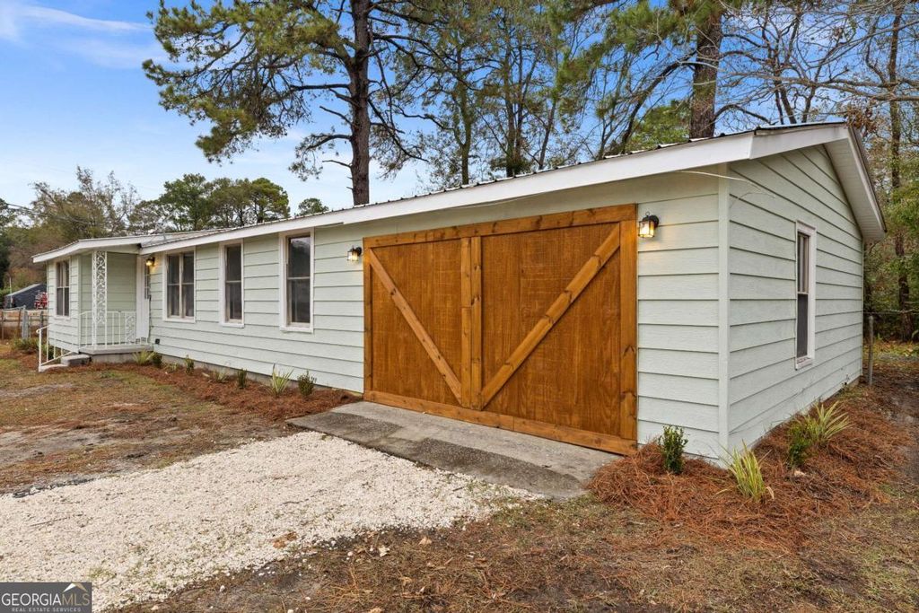 Photo of 502 E Cregor Street, Bloomingdale, GA 31302 (MLS # 10683156)